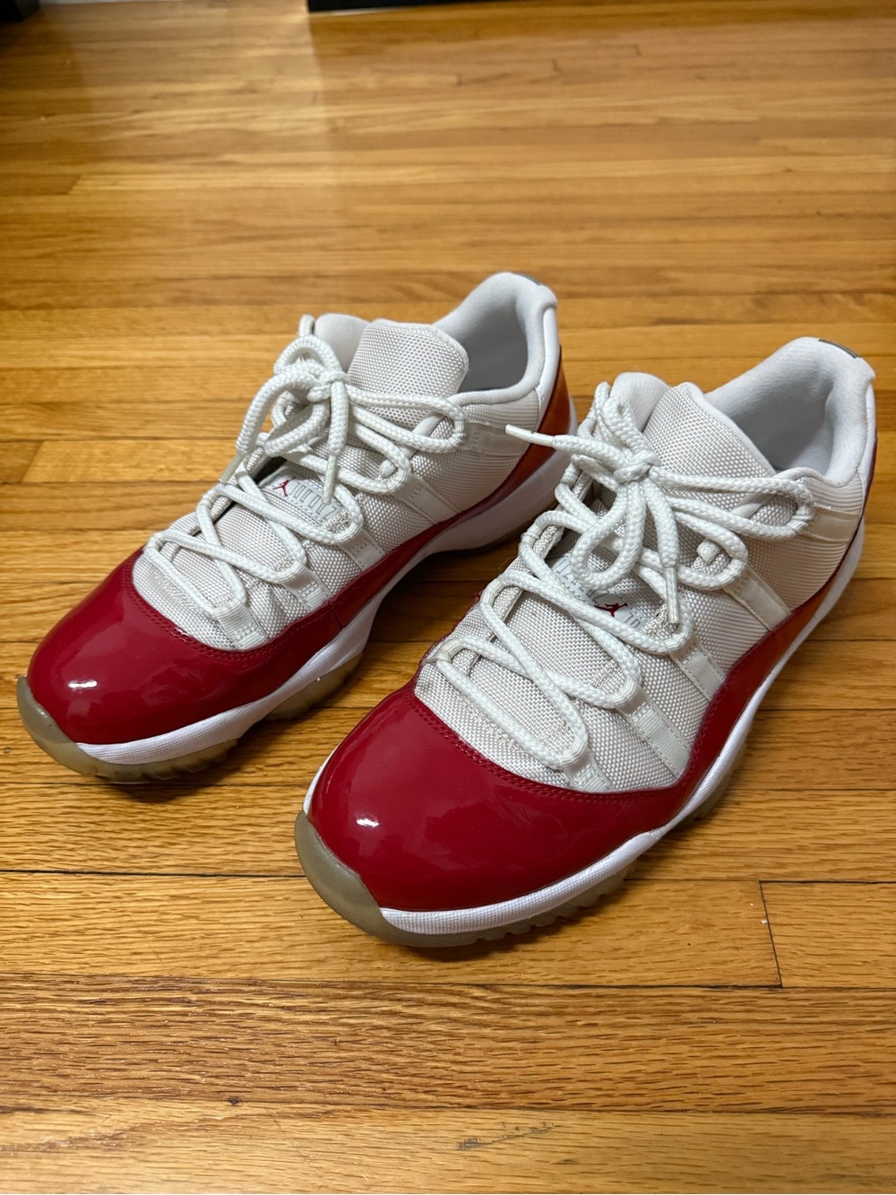 Air Jordan 11 Cherry Low Size 10.5